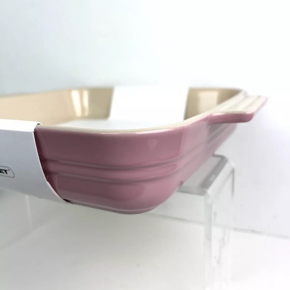 New Le Creuset 9" - 1 7/8 QT Square Baking Dish satin Pink - Picture 4 of 11